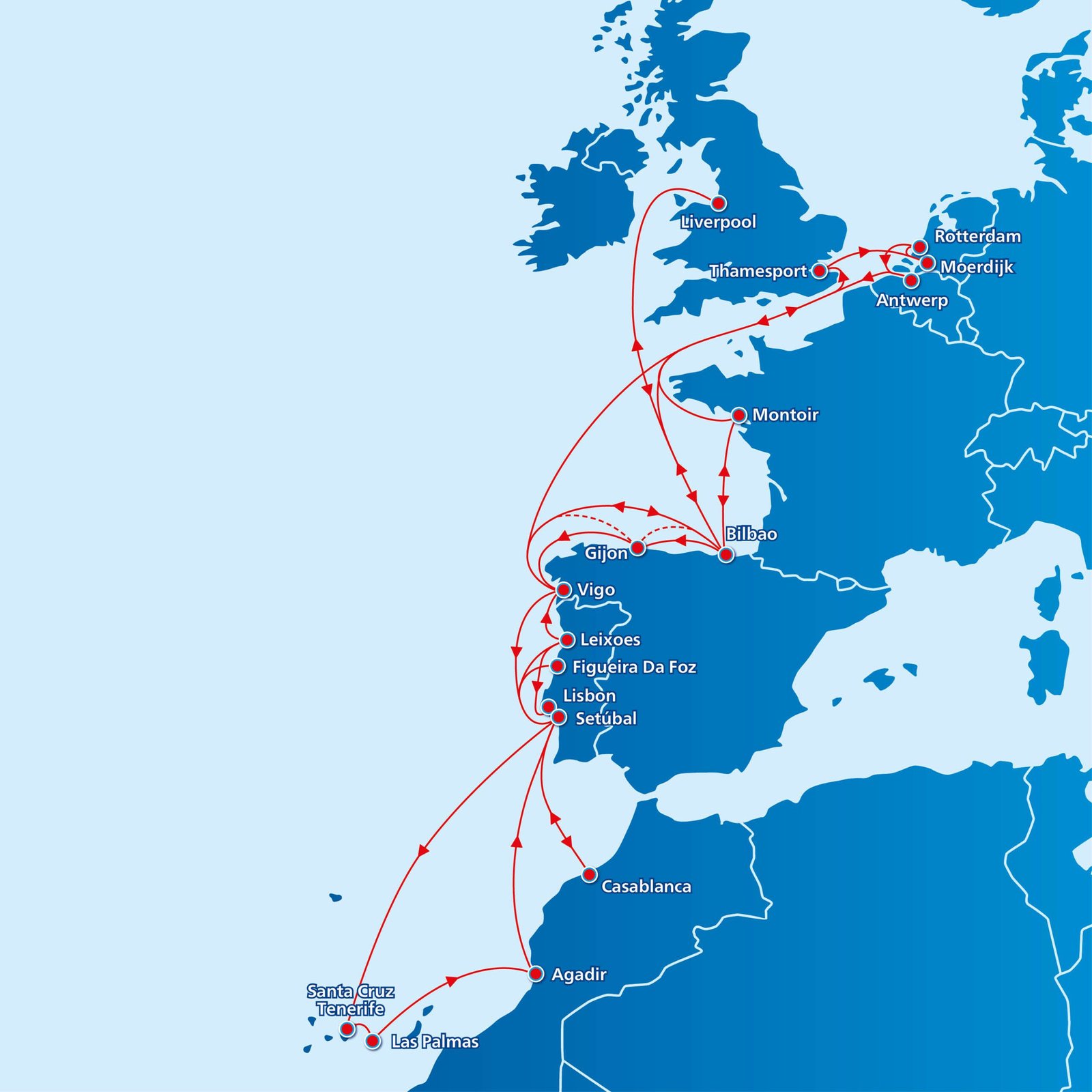 Navire frigorifique en pleine mer.