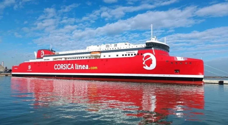 Bateau Corsica Linea au port de Grève