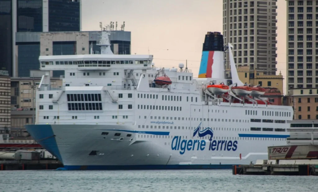 Ferry Moby Dada naviguant en mer Méditerranée