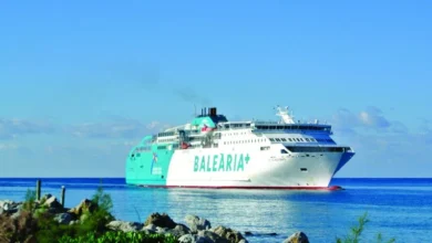 Ferry Balearia naviguant près de Cuba.