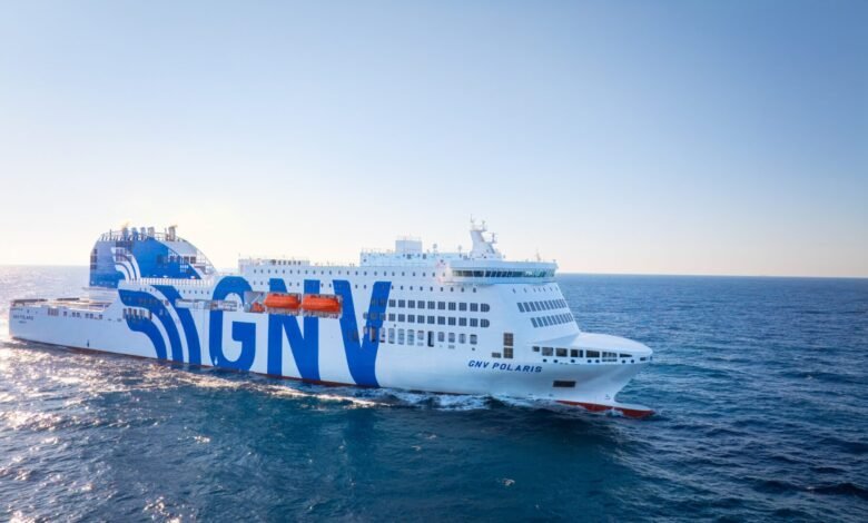 Ferry GNV Polaris naviguant en mer Méditerranée