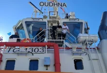 Remorqueur moderne au port de Sousse, prêt pour l'acquisition.