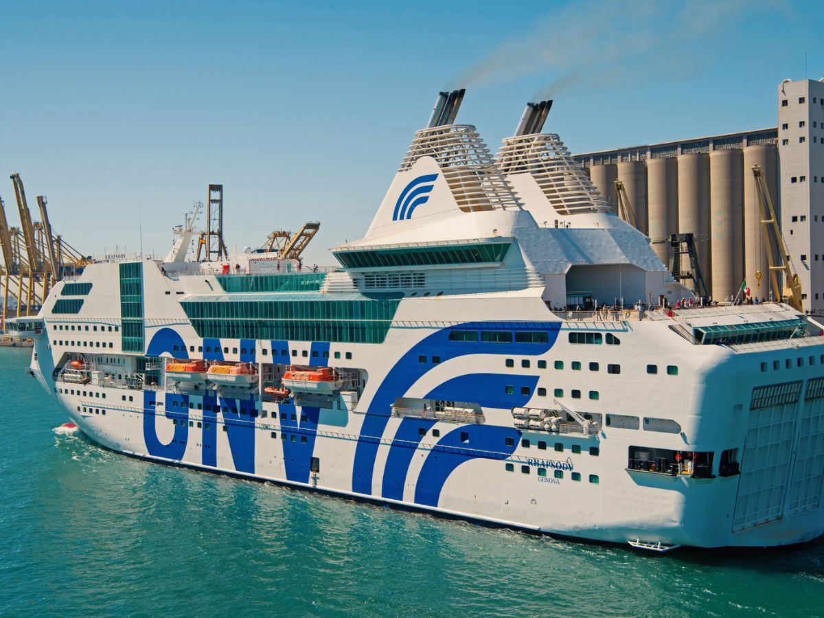 GNV بيغاسوس، السفينة التاسعة والعشرون لشركة GNV، ستدخل الخدمة في أبريل 2026. بسعة 2700 راكب و319 كاب