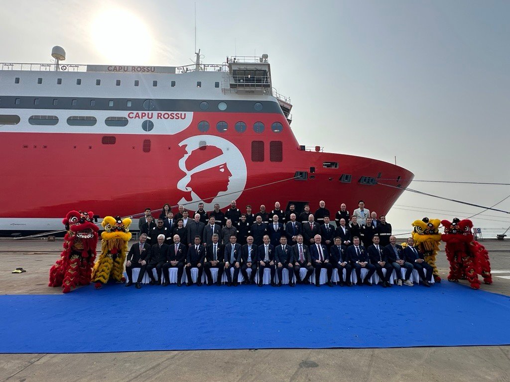 Corsica Linea célèbre la réception de son nouveau navire Capu Rossu, propulsé au GNL, à Weihai. Ce d