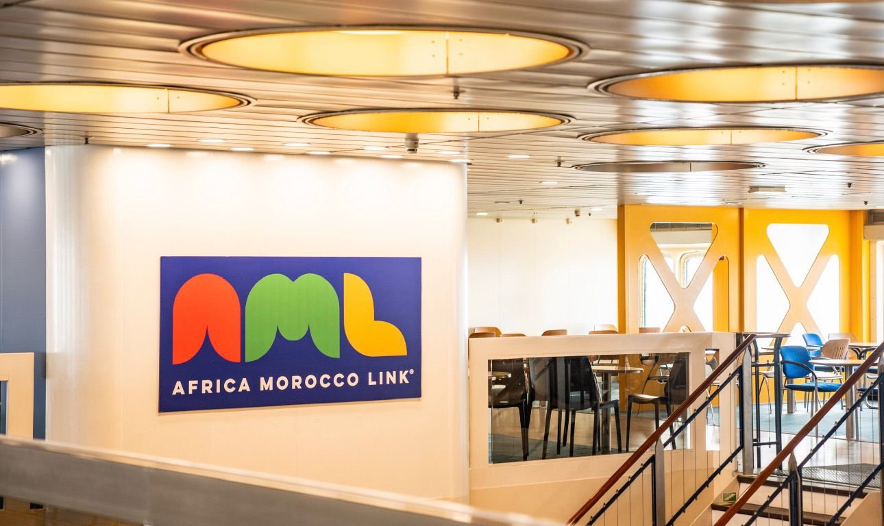 Découvrez l'expérience de voyage unique d'AML entre le Maroc et l'Espagne. Personnel marocain, cuisi