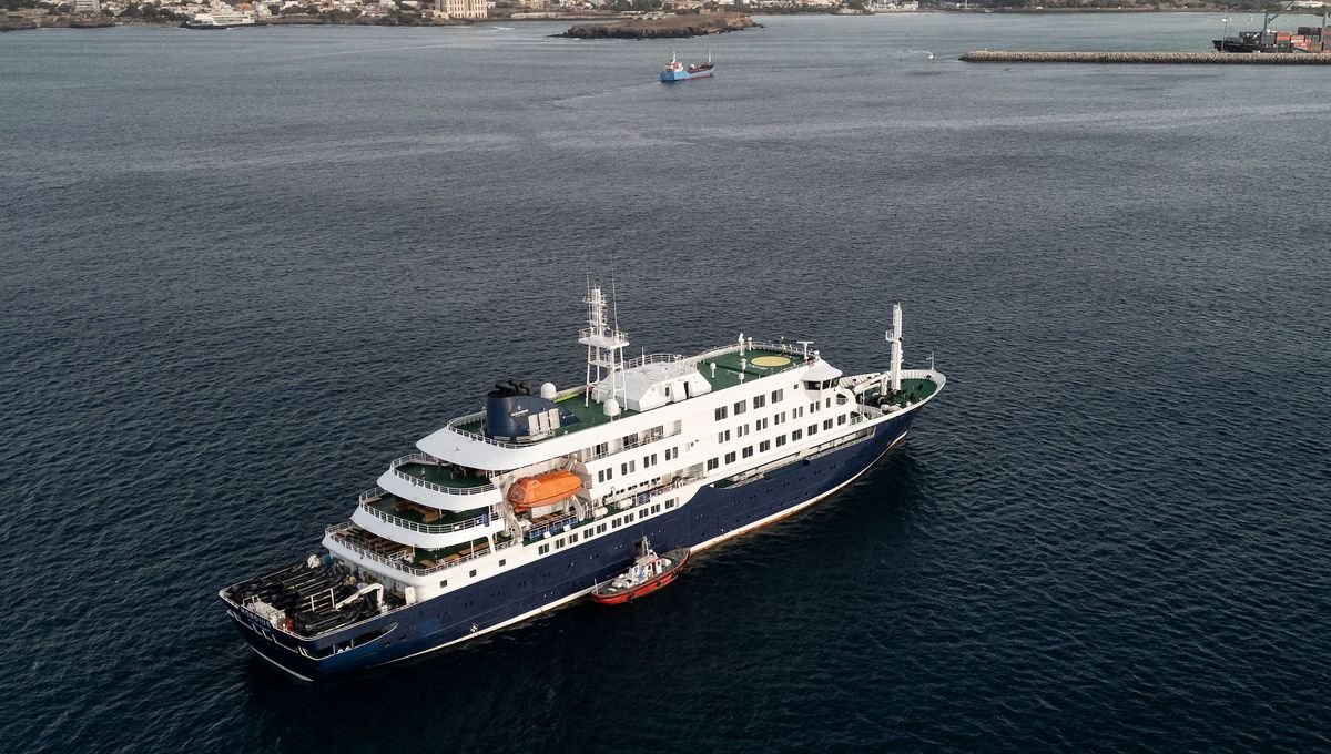 Le MV Hondius, touché par un foyer de hantavirus, évacuera ses 147 passagers au large des Canaries. 