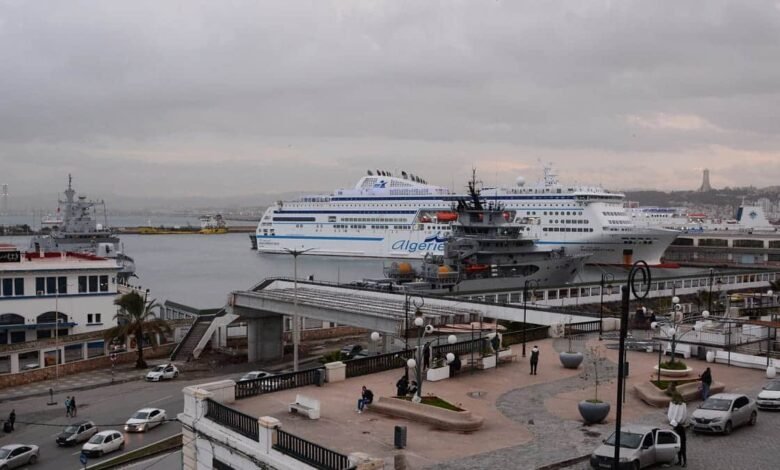 Algérie Ferries : 24 h de retard, des cabines supprimées et des mamans en pleurs
